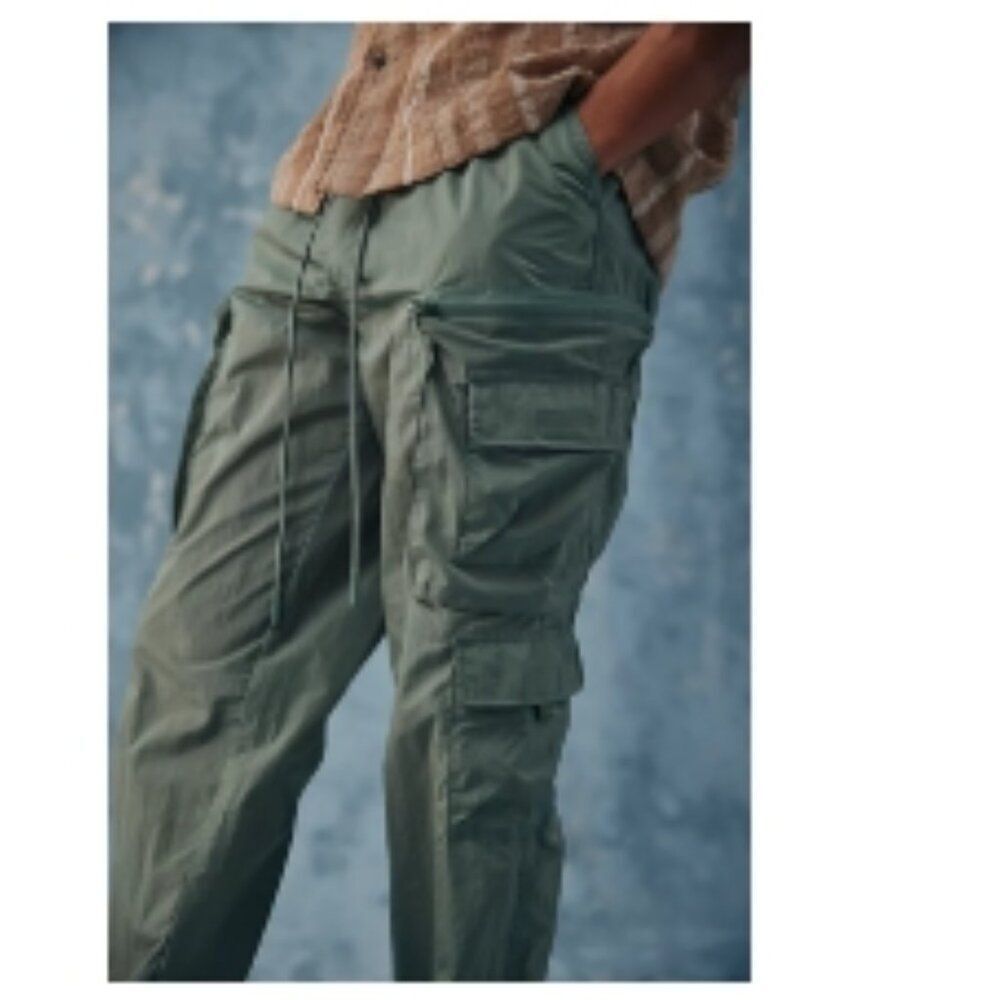 EUC Standard Cloth Crinkle Nylon Technical Cargo Pant Olive in L